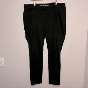 #118 Old Navy Black Super Skinny Mid-rise Jeans